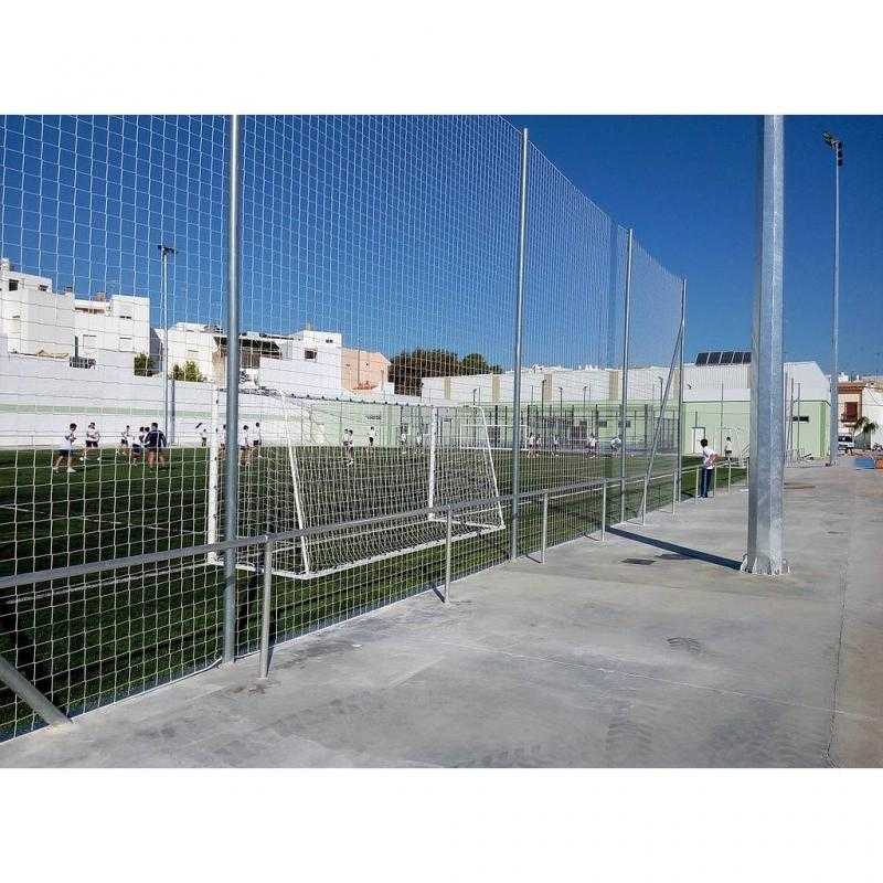Poste metálico galvanizado 6 mts para red protección sin botes