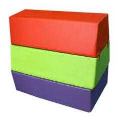 Plinton desmontable piramidal de espuma -tres piezas- 100 x 60 x 90 cm