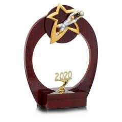 Trofeo de madera con aplique