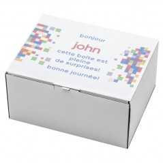 Caja personalizada de cartón blanca. 20x15,5x10cm. 4 colores, 1 cara