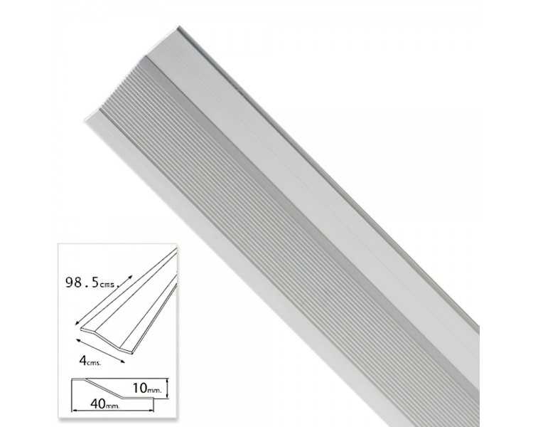 Tapajuntas Adhesivo Para Ceramica Metal Plata   98,5 cm.